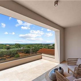 4 bedroom villa with indoor and outdoor pools in Galižana, Istria, sleeps up to 8
